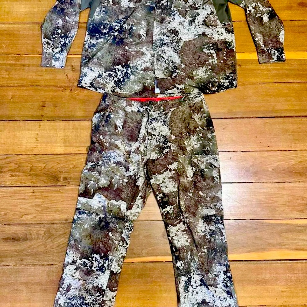 LOT - Red Head Sentinel Hunting Gear